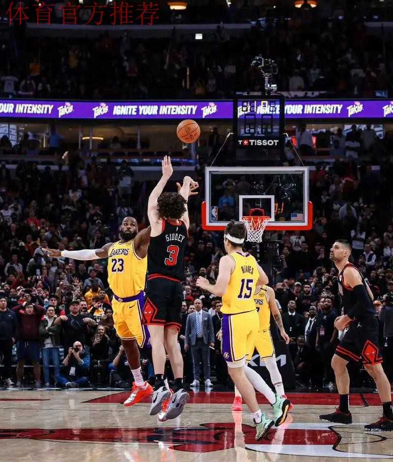 湖人赢球！詹姆斯关键时刻攻防一体！连得10分、绝杀抢断！